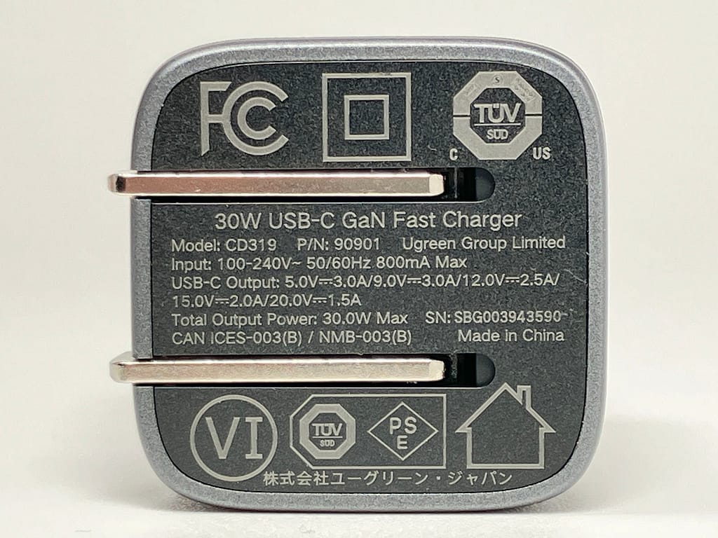 UGREEN Nexode Mini 30W GaN の刻印と仕様ラベル