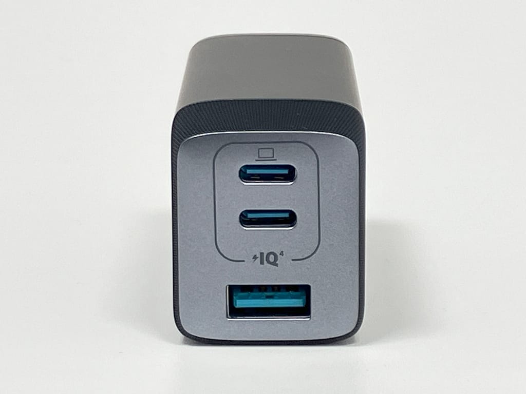 Anker 735 Charger (GaNPrime 65W) の正面写真