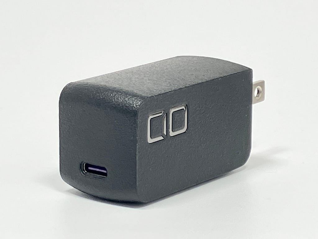 白背景で撮影した CIO NovaPort SOLOⅡ 65W1C の製品単体写真。