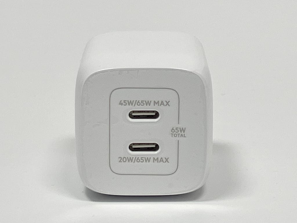 Belkin BoostCharge Pro PPS 65W Dual USB-C GaN の正面写真