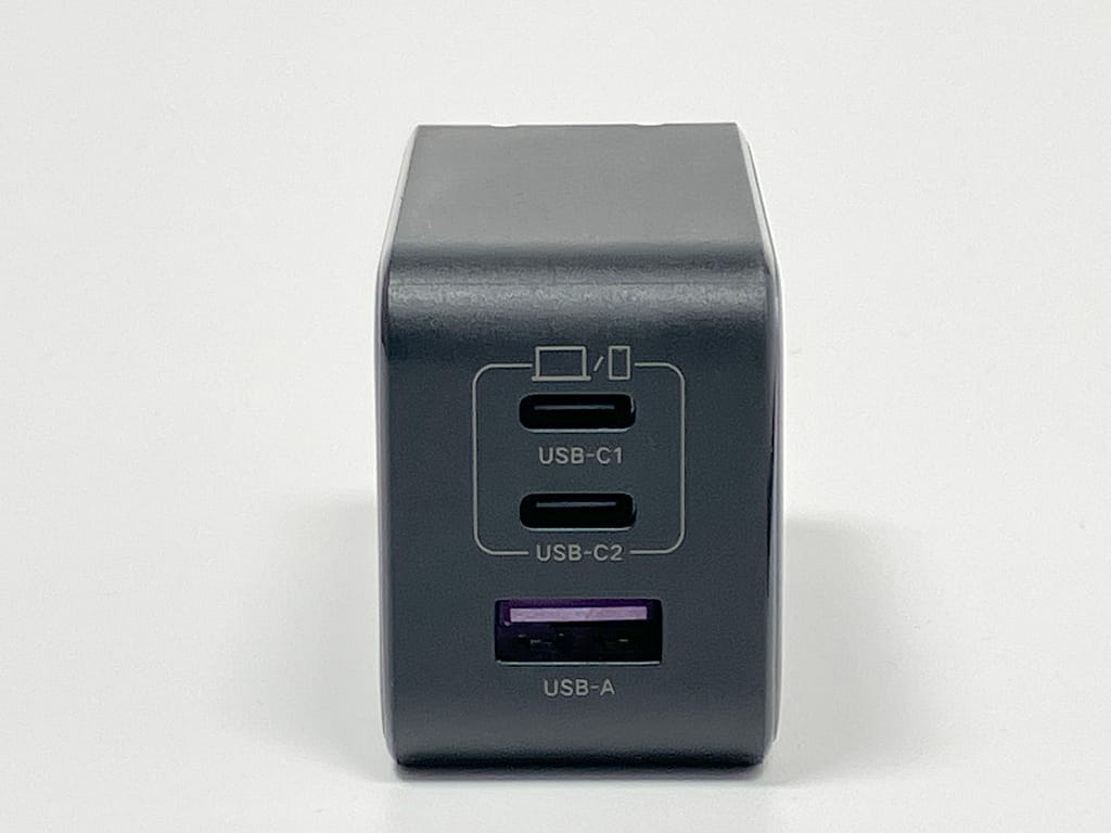 UGREEN Nexode PD 65W GaN の正面写真