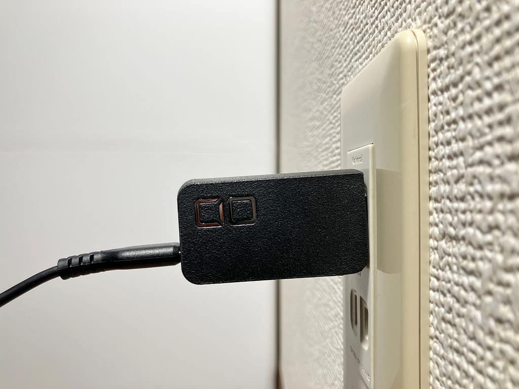 CIO NovaPort SOLOⅡ 65W1C をコンセントに挿した状態