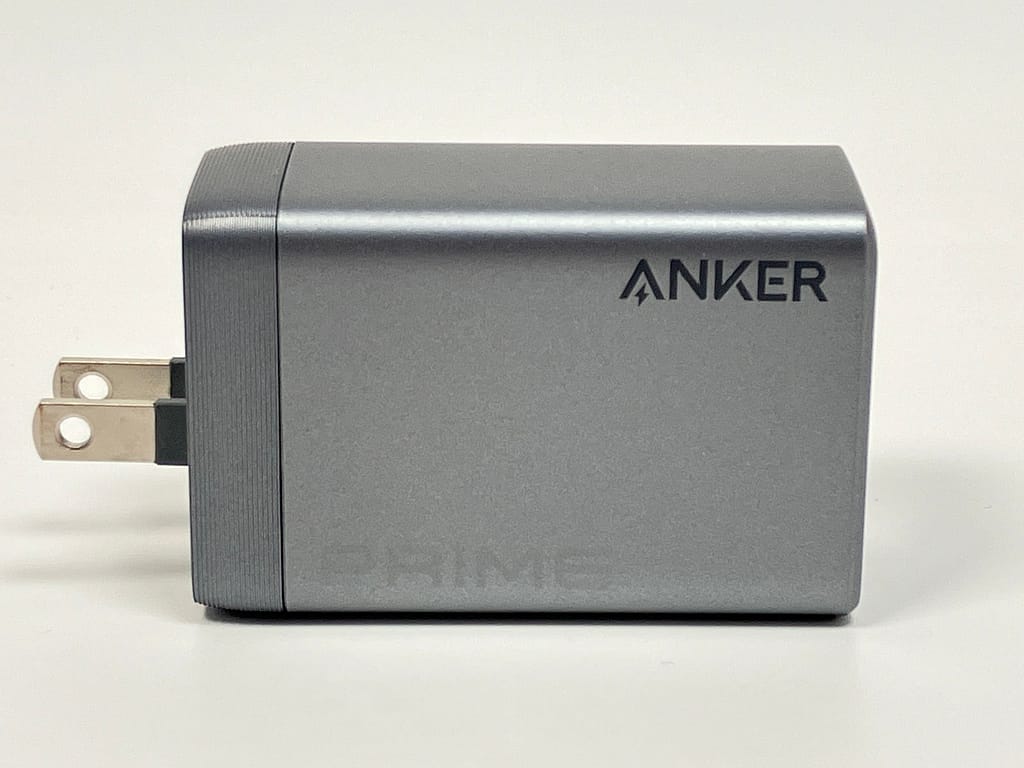 Anker Prime Charger (100W, 3 Ports, GaN) の側面写真